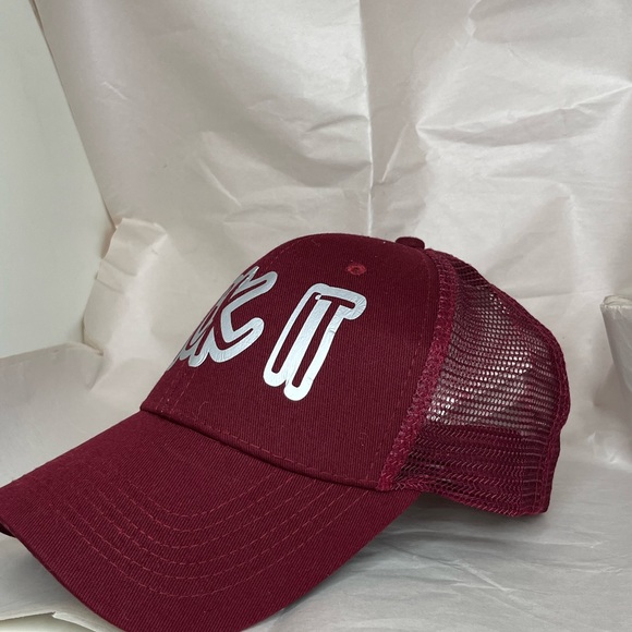 Red maroon trucker hat - Picture 11 of 13